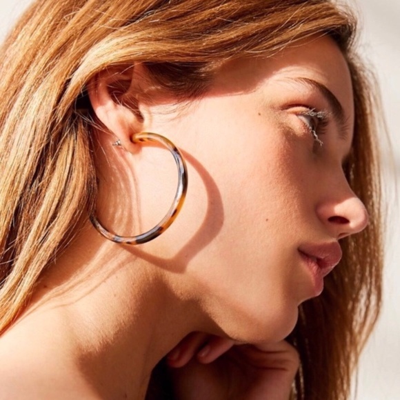 Jewelry - Tortoise shell open hoop earrings